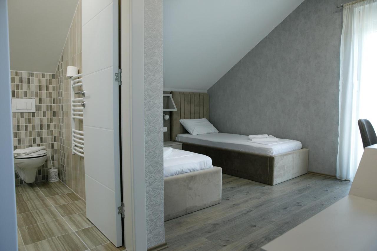 Fine Suites Ni Exterior foto